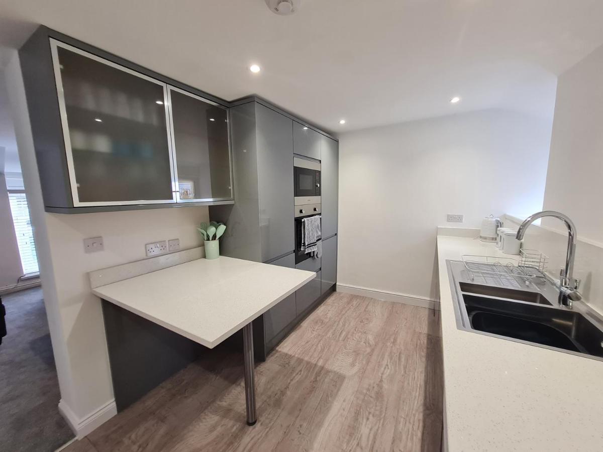 Perfect Location 3 Bed Serviced Apartment With Bike Storage For Bpw. Close To Brecon Beacons ميرثير تيدفيل المظهر الخارجي الصورة