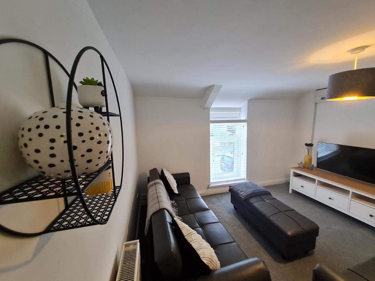 Perfect Location 3 Bed Serviced Apartment With Bike Storage For Bpw. Close To Brecon Beacons ميرثير تيدفيل المظهر الخارجي الصورة